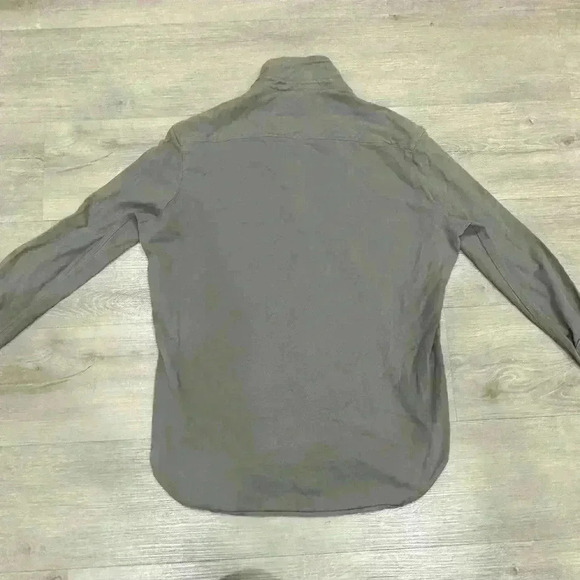 FRANK & EILEEN teelab Button Down - Picture 8 of 10